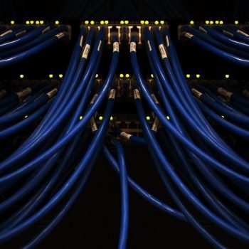 Cableado de red empresarial azul INNOVAP